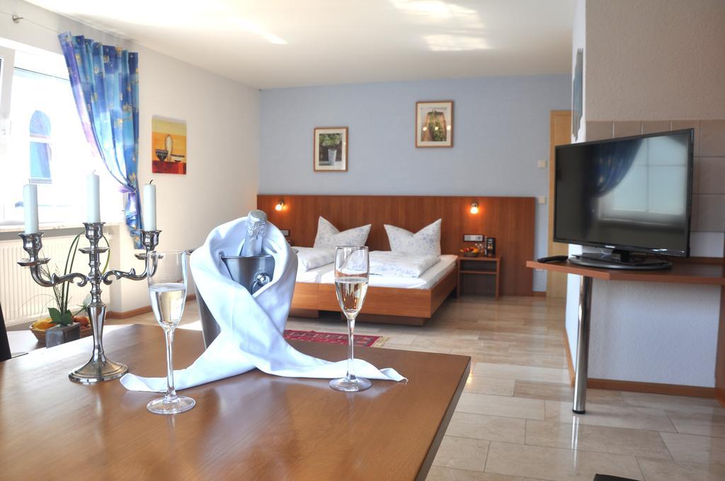 Hotel Muehleinsel Kenzingen Room photo